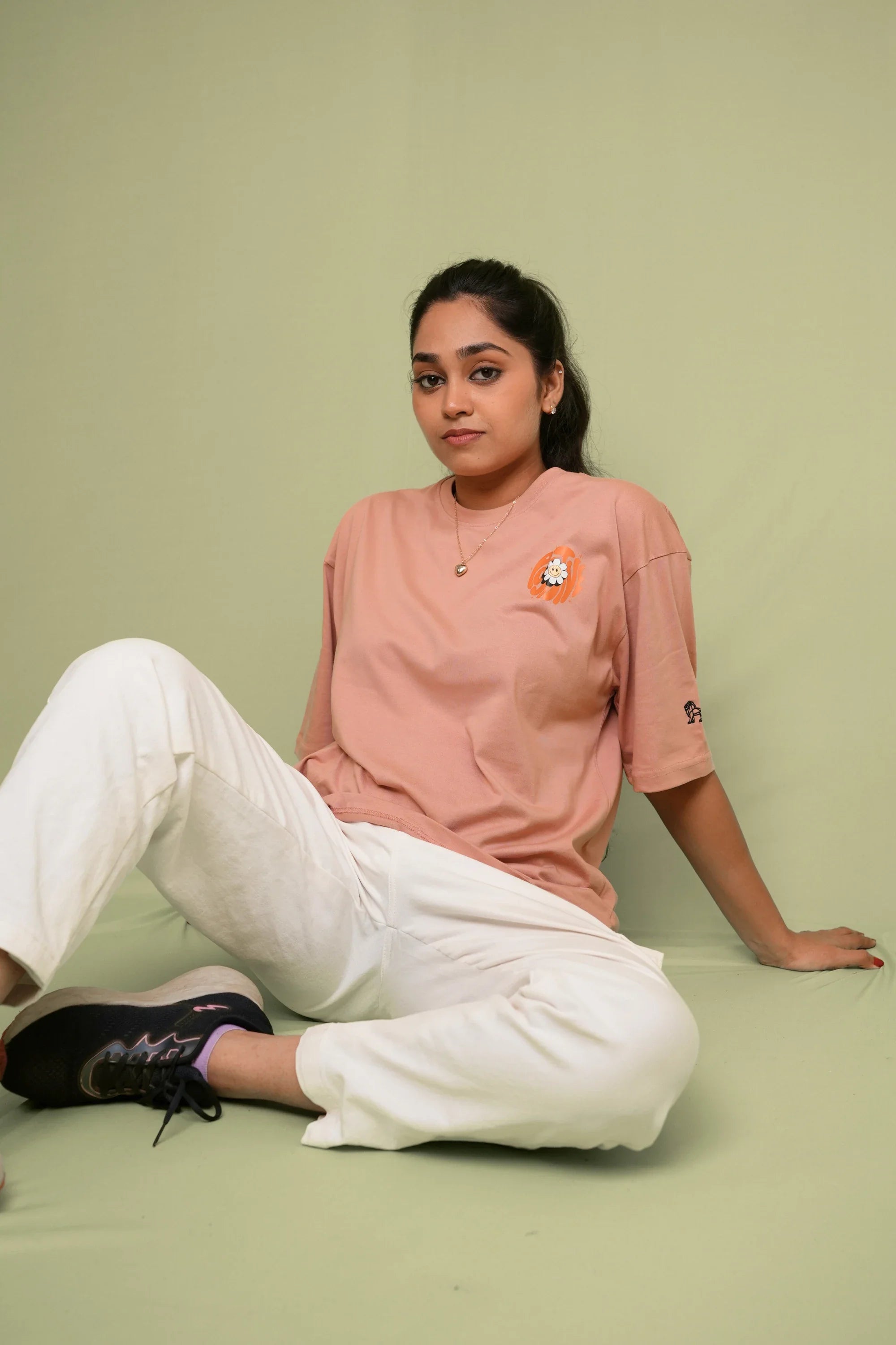 Model wearing Positive Blush Horizon pink oversized tee – Cooleo India